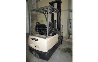 Электропогрузчик CROWN SC3200 2004 г.в. — фотографии